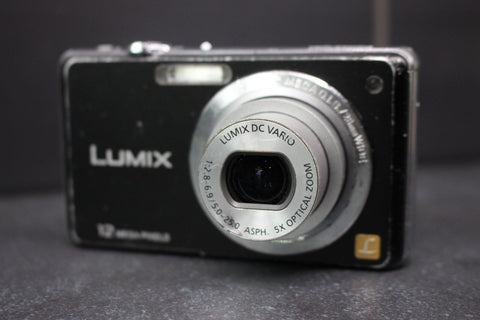 Panasonic Lumix DMC-FS9 Compact Camera