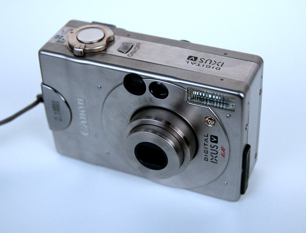 Digital IXUS V - Compact Camera