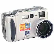 Sony Cyber-shot DSC-S70 - Compact Camera